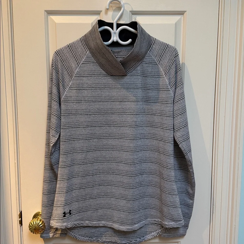UA Under Armour sz L black white stripe l/s top collar detail - 2 ways to wear - Picture 3 of 8